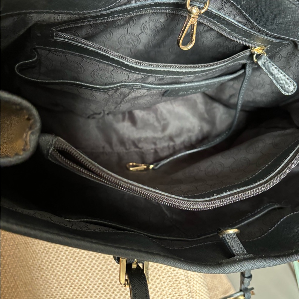 Large black Michael Kors tote bag with gold hardware EUC - Picture 5 of 9